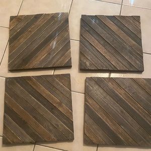 Four wooden squares wall decor